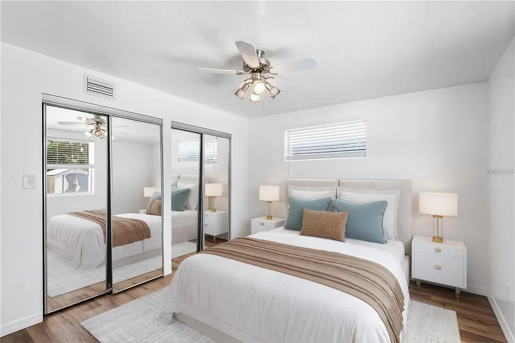 1517 Gray Street S St Petersburg FL 33707