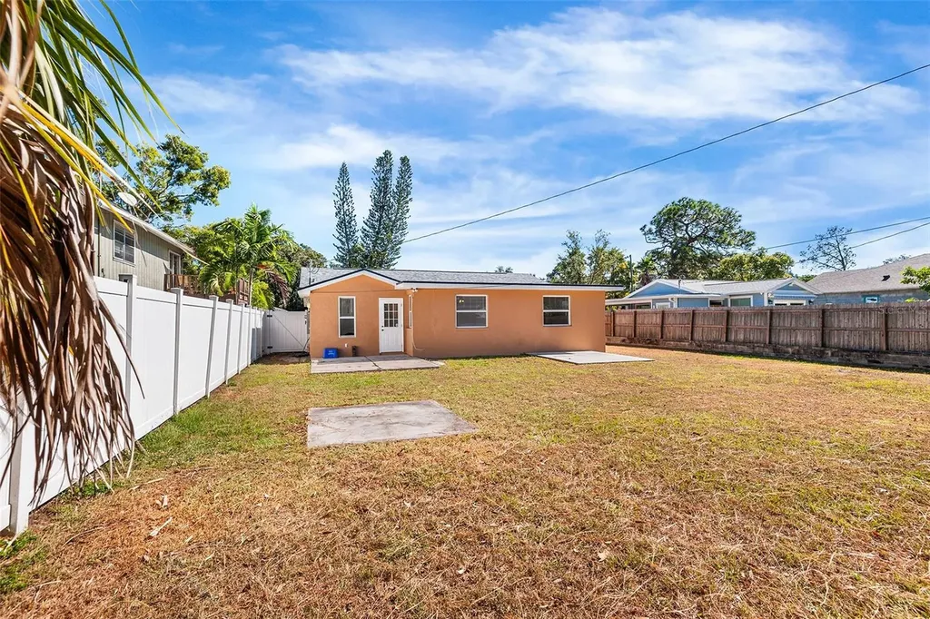 1517 Gray Street S St Petersburg FL 33707