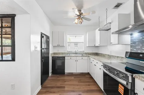 1517 Gray Street S St Petersburg FL 33707