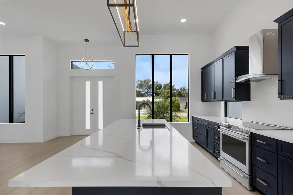 2069 Hibiscus Street Sarasota FL 34239