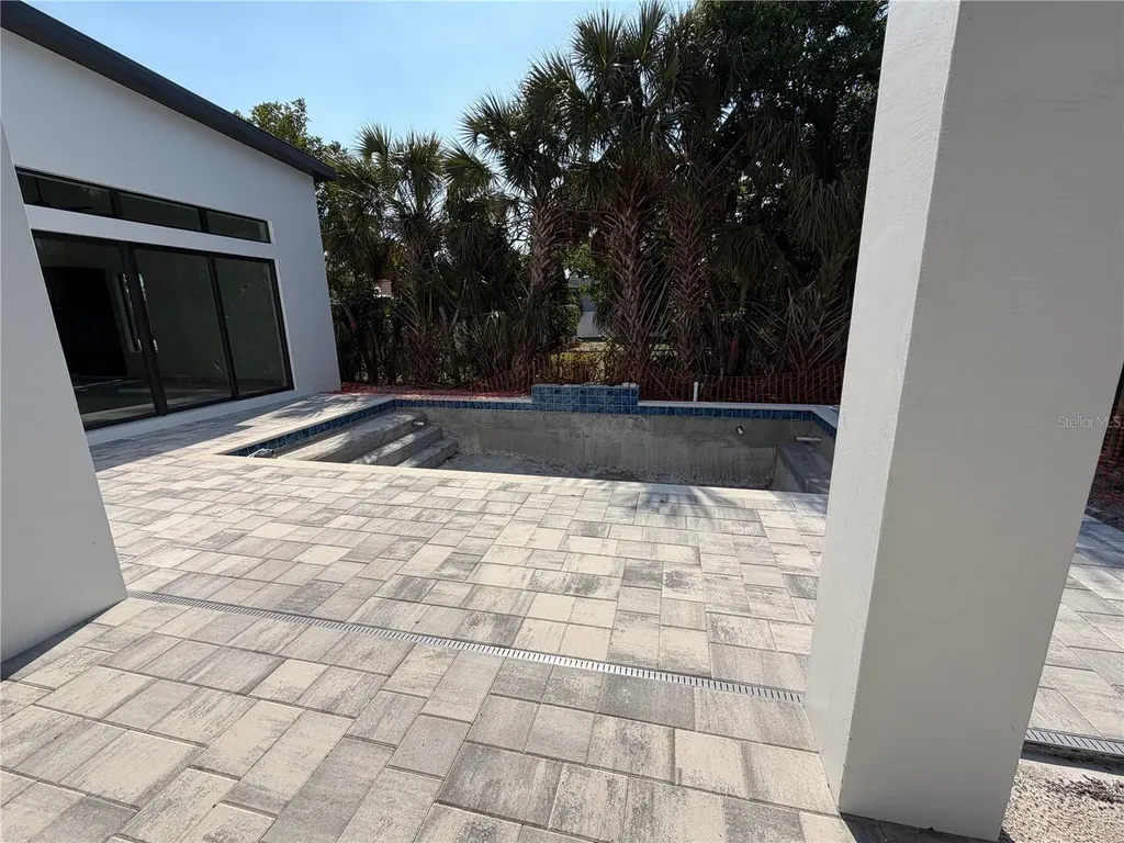 2069 Hibiscus Street Sarasota FL 34239