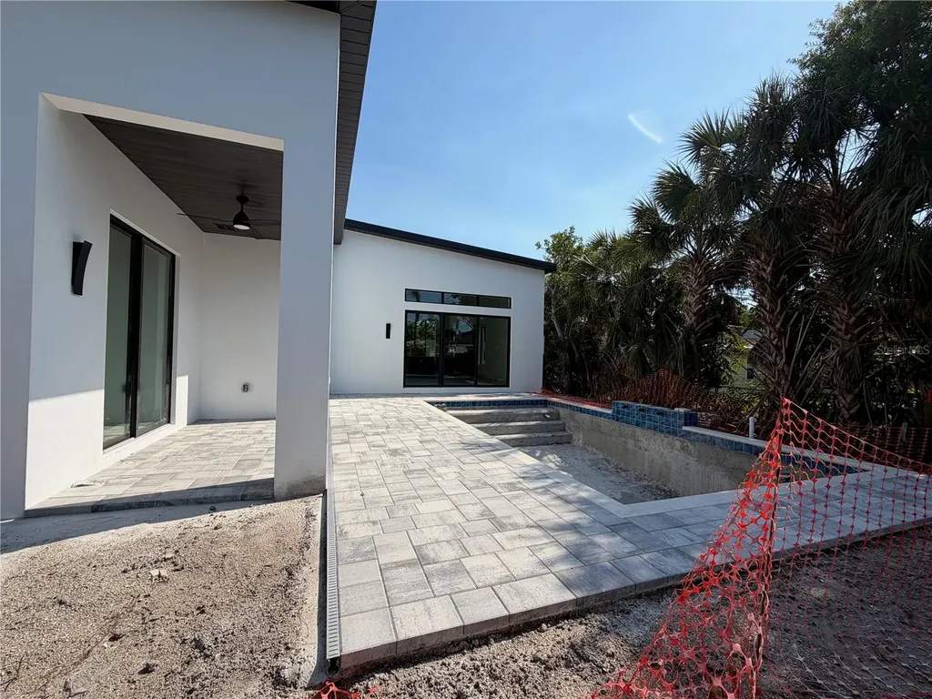 2069 Hibiscus Street Sarasota FL 34239