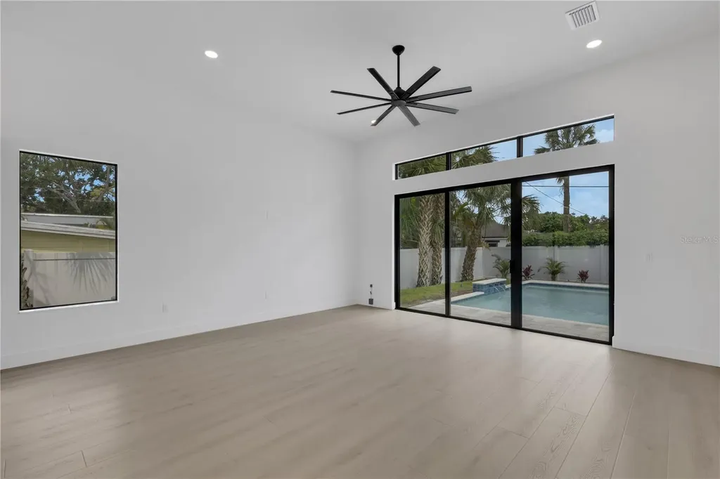 2069 Hibiscus Street Sarasota FL 34239