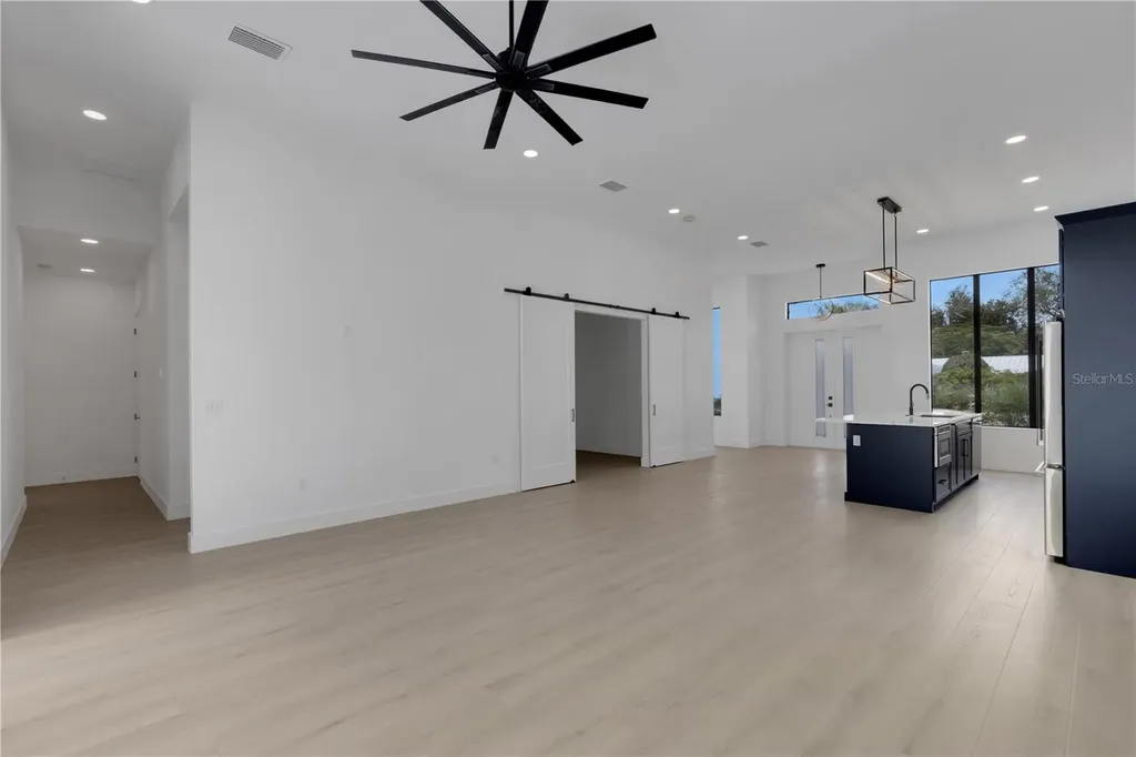 2069 Hibiscus Street Sarasota FL 34239