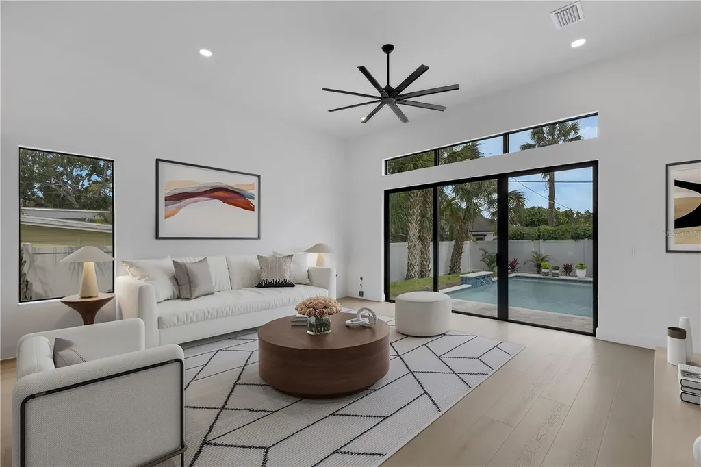 2069 Hibiscus Street Sarasota FL 34239