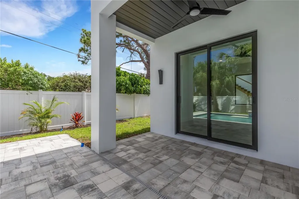 2069 Hibiscus Street Sarasota FL 34239