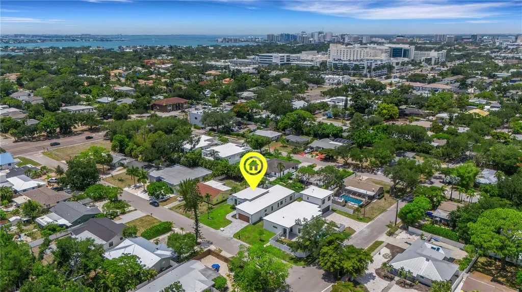 2069 Hibiscus Street Sarasota FL 34239