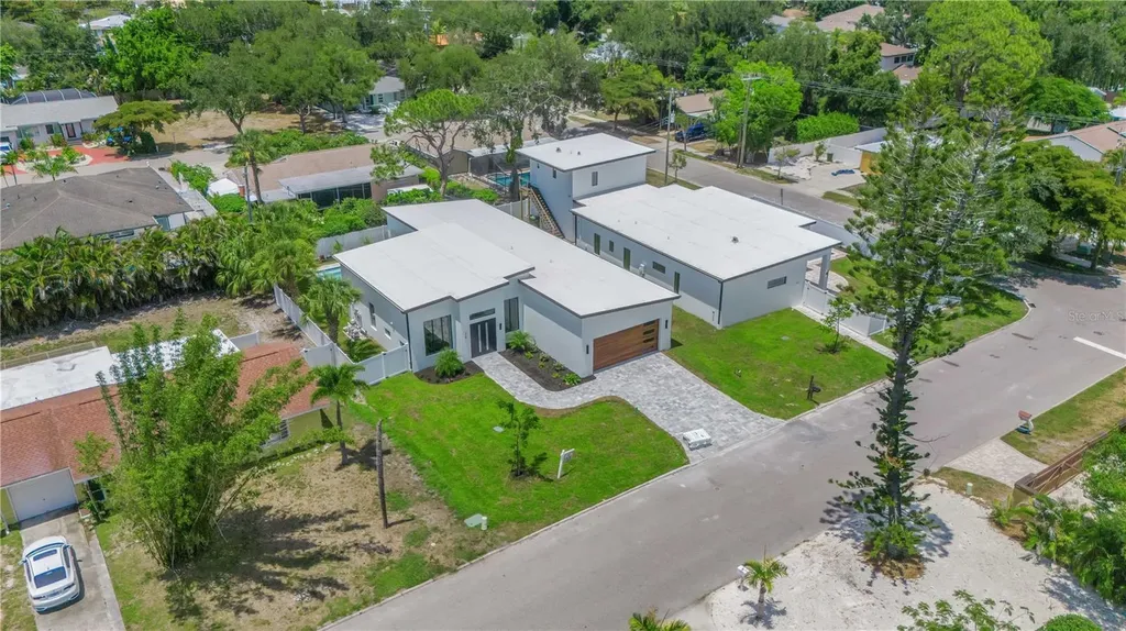 2069 Hibiscus Street Sarasota FL 34239