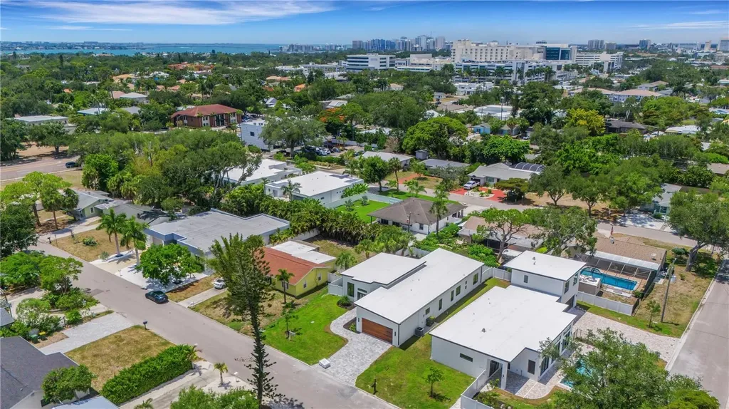 2069 Hibiscus Street Sarasota FL 34239