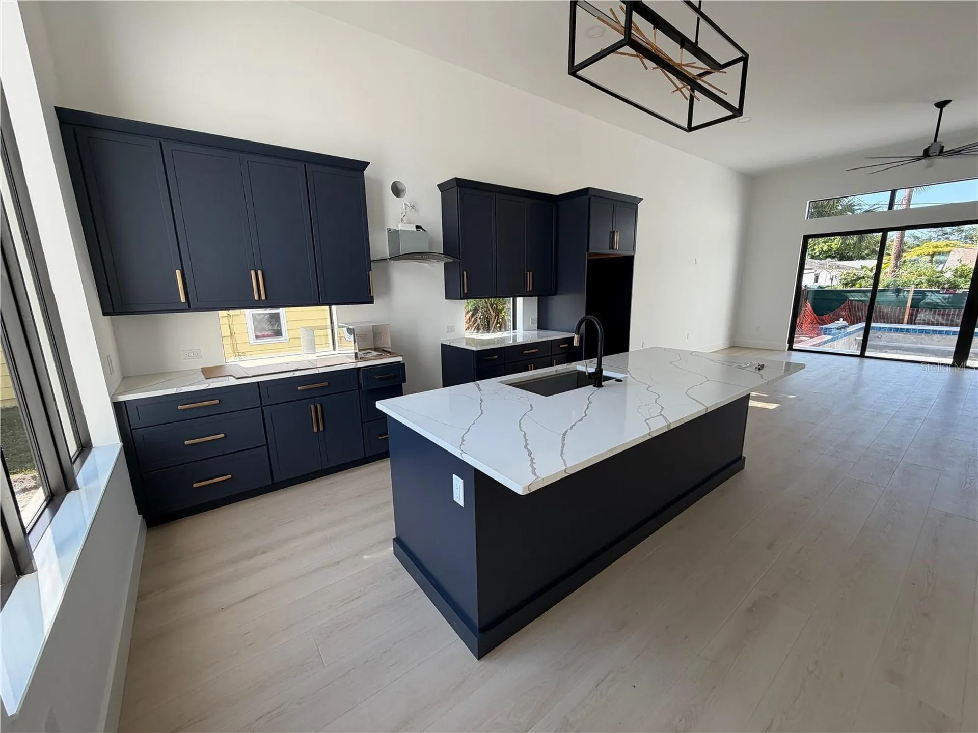 2069 Hibiscus Street Sarasota FL 34239