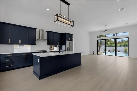 2069 Hibiscus Street Sarasota FL 34239