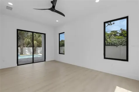 2069 Hibiscus Street Sarasota FL 34239