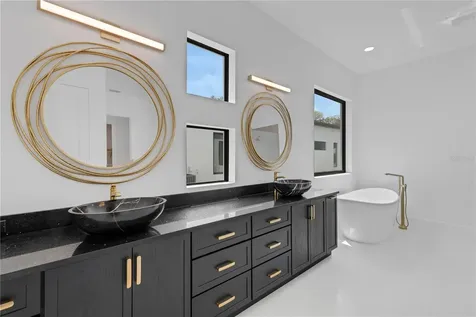 2069 Hibiscus Street Sarasota FL 34239