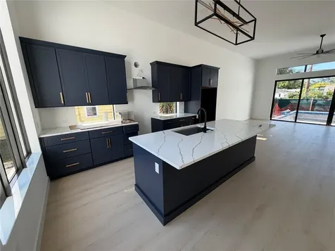2069 Hibiscus Street Sarasota FL 34239