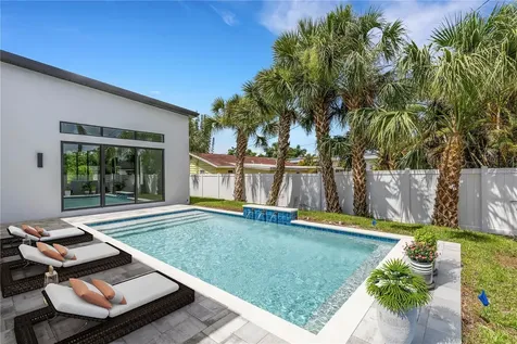 2069 Hibiscus Street Sarasota FL 34239
