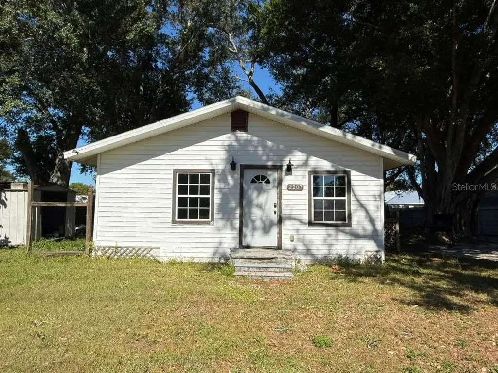 2207 38th Avenue E Bradenton FL 34208