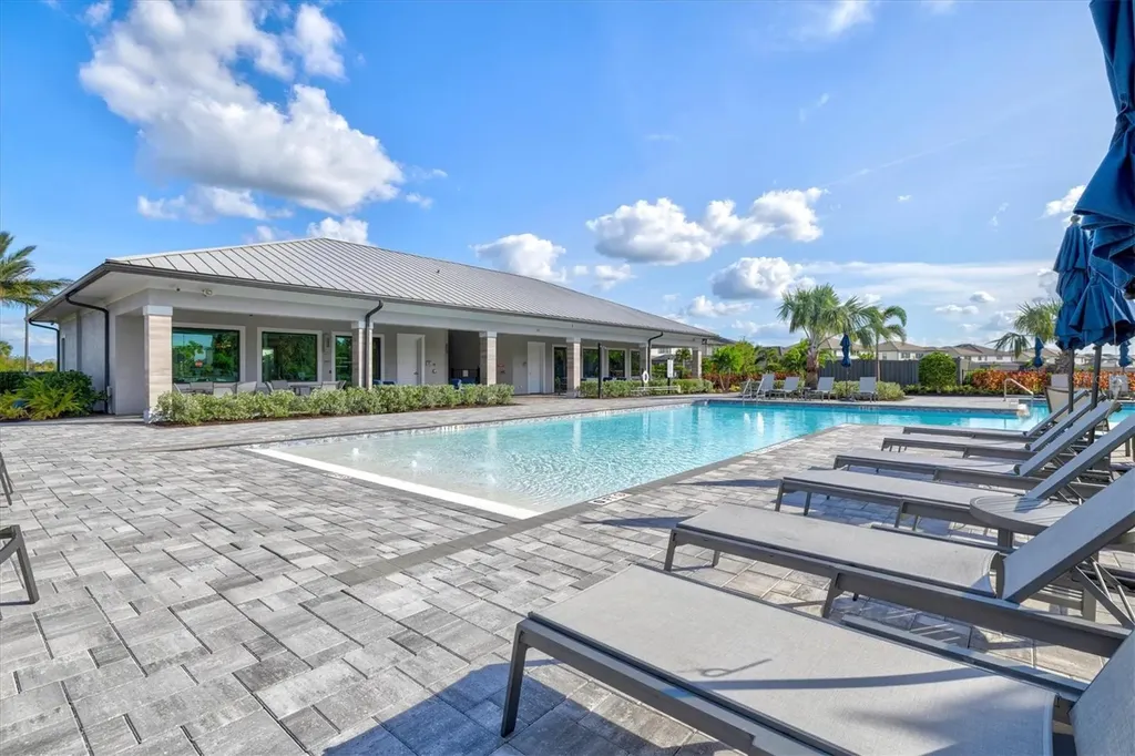 16235 Pine Mist Drive Bradenton FL 34211