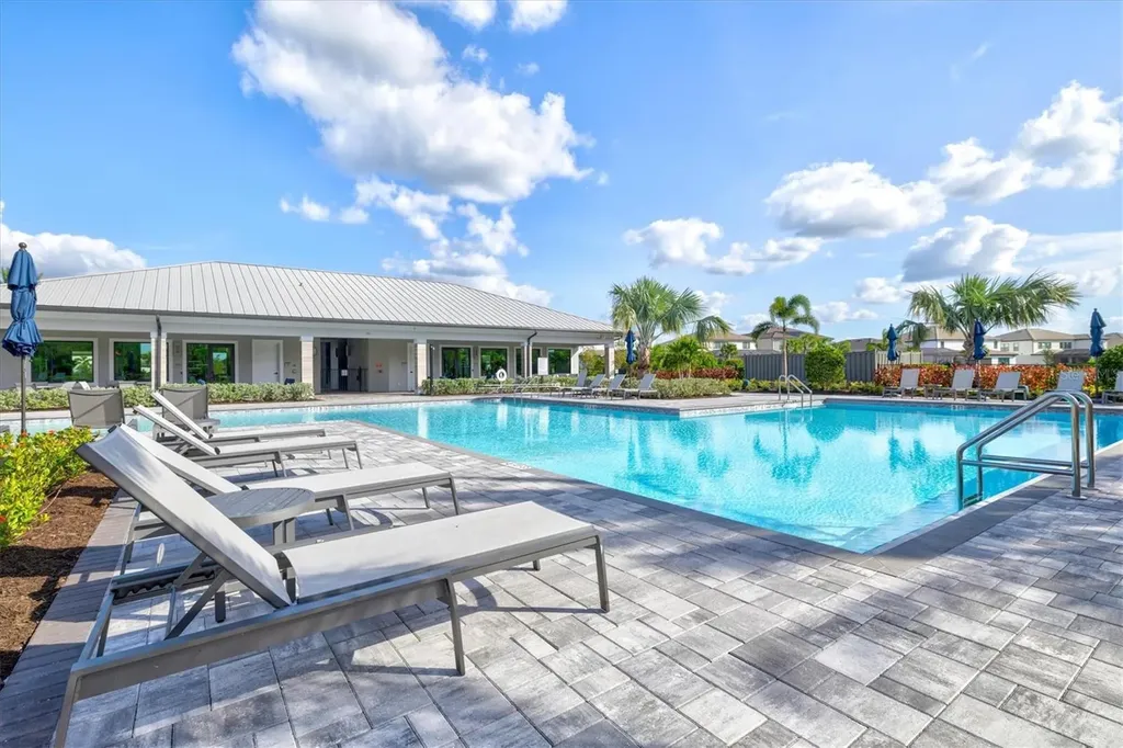 16235 Pine Mist Drive Bradenton FL 34211
