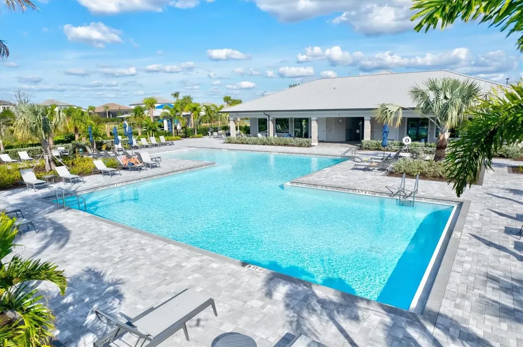 16235 Pine Mist Drive Bradenton FL 34211
