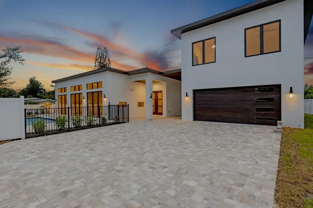 2079 Hibiscus Street Sarasota FL 34239
