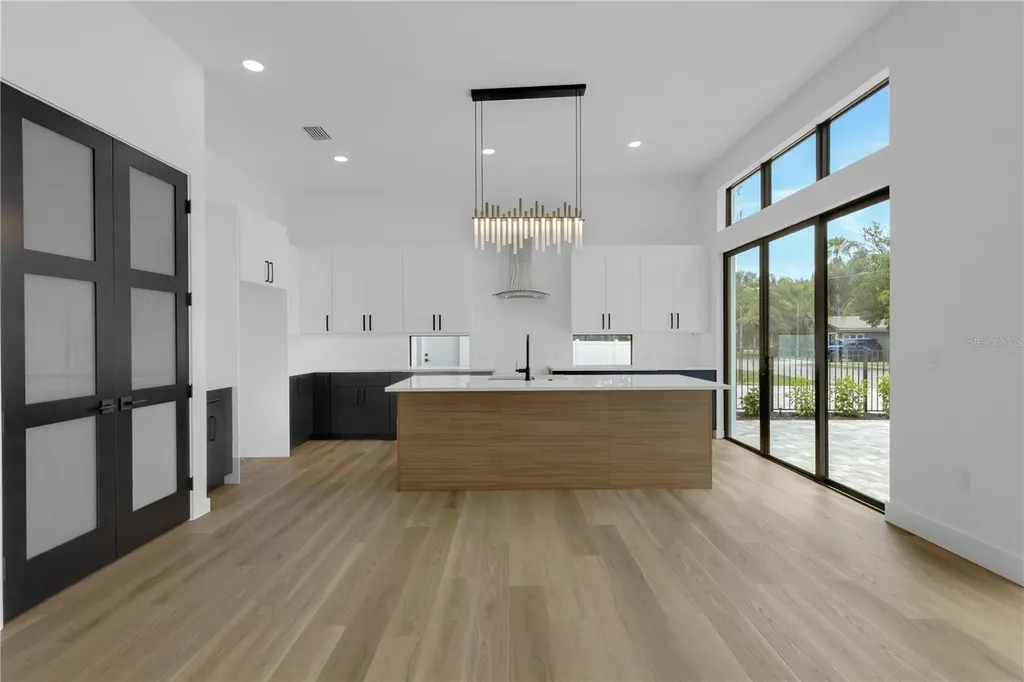 2079 Hibiscus Street Sarasota FL 34239