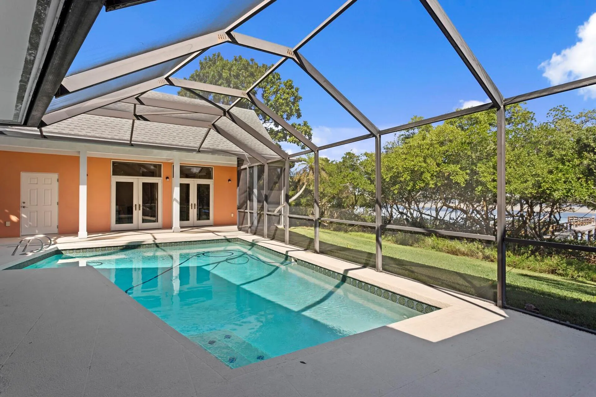 1501 75th Circle NE St Petersburg FL 33702