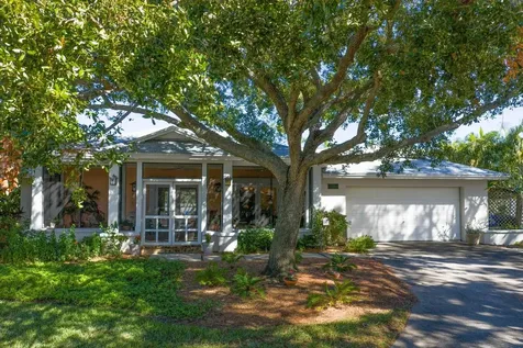 1501 75th Circle NE St Petersburg FL 33702