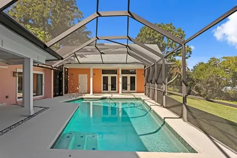 1501 75th Circle NE St Petersburg FL 33702