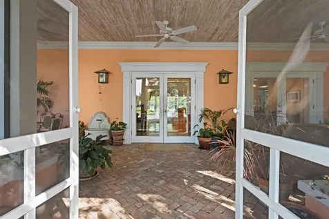1501 75th Circle NE St Petersburg FL 33702