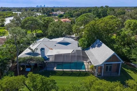 1501 75th Circle NE St Petersburg FL 33702