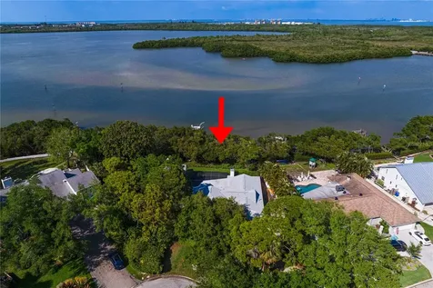 1501 75th Circle NE St Petersburg FL 33702