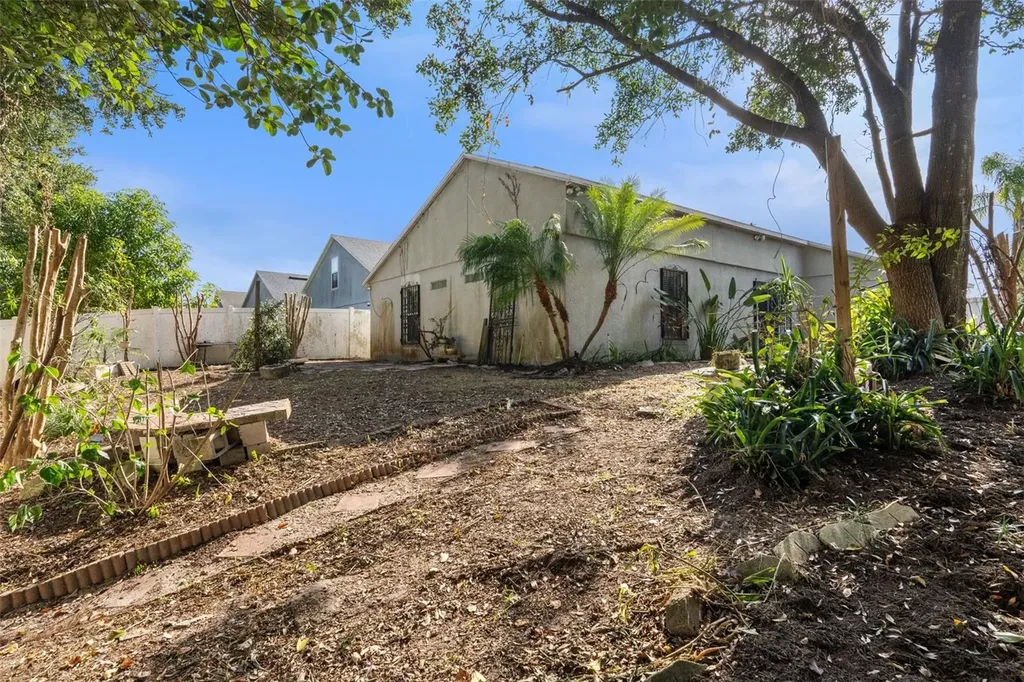 5121 Luna Negra Drive Orlando FL 32811