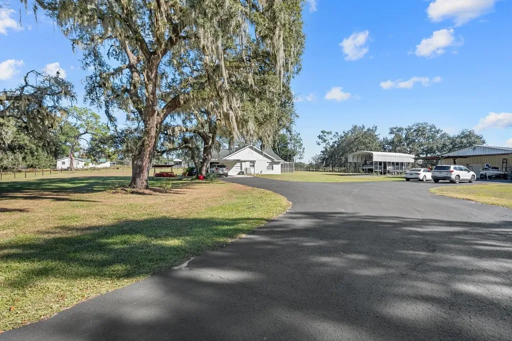 11704 Bur Mac Road Dade City FL 33525