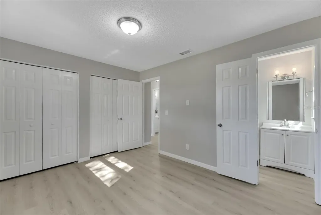 527 Fox Run Trail Apollo Beach FL 33572