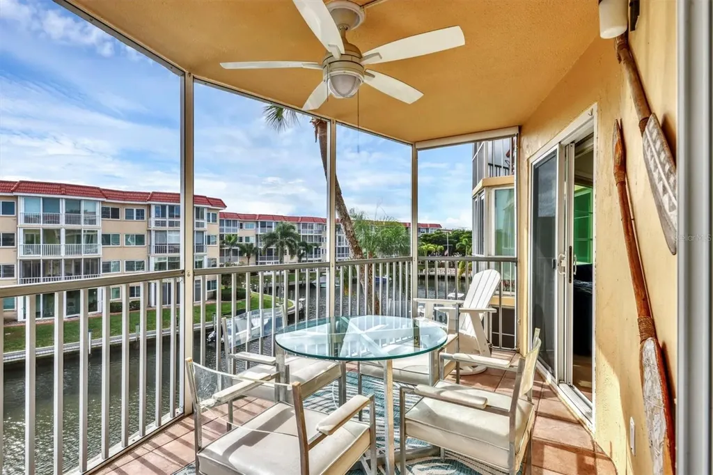 1250 N Portofino Drive Sarasota FL 34242