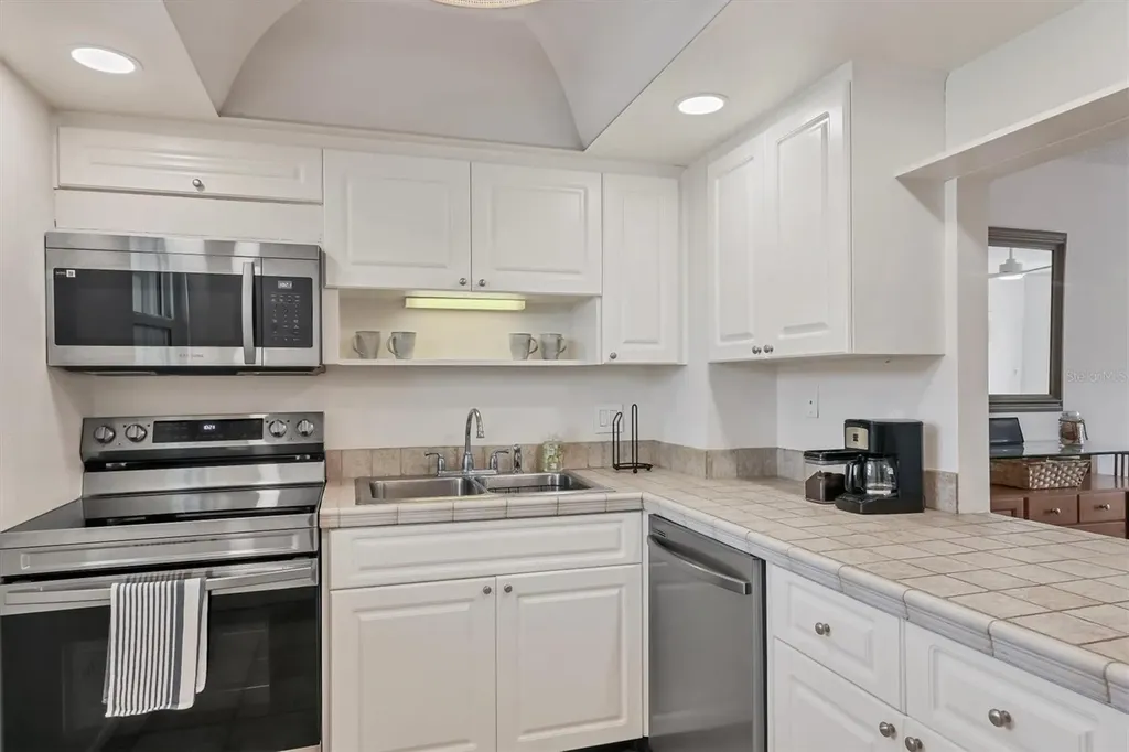 1250 N Portofino Drive Sarasota FL 34242