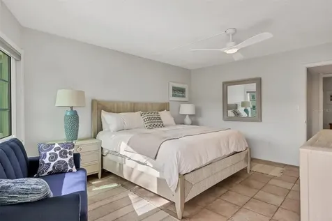 1250 N Portofino Drive Sarasota FL 34242