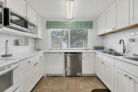 1250 N Portofino Drive Sarasota FL 34242