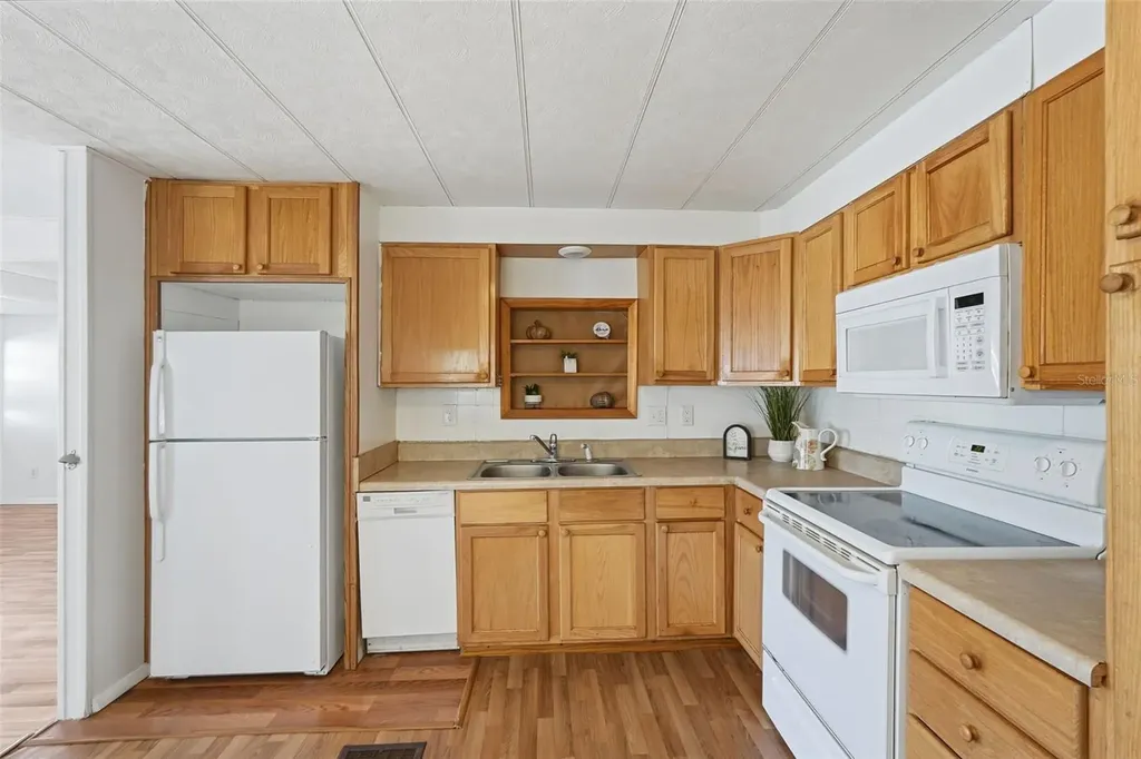 37828 Newal Avenue Zephyrhills FL 33542