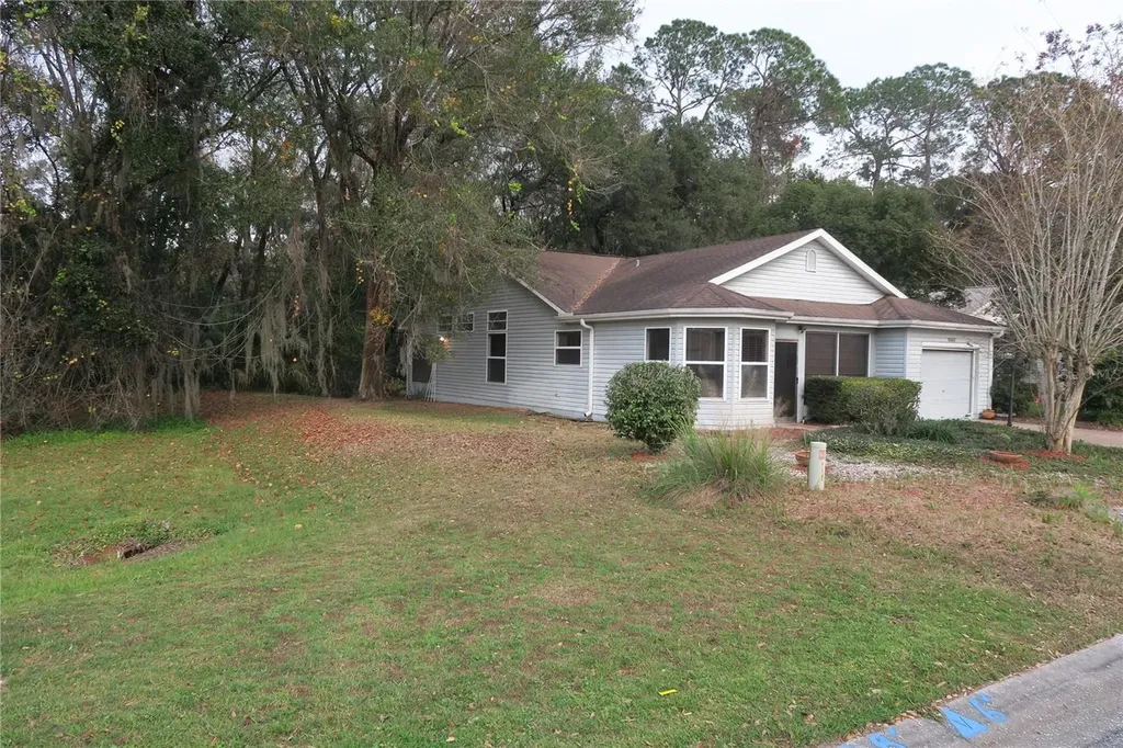 32512 Oak Park Drive Leesburg FL 34748