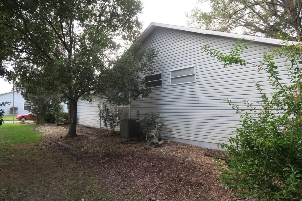 32512 Oak Park Drive Leesburg FL 34748