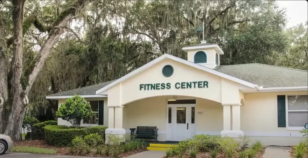 32512 Oak Park Drive Leesburg FL 34748