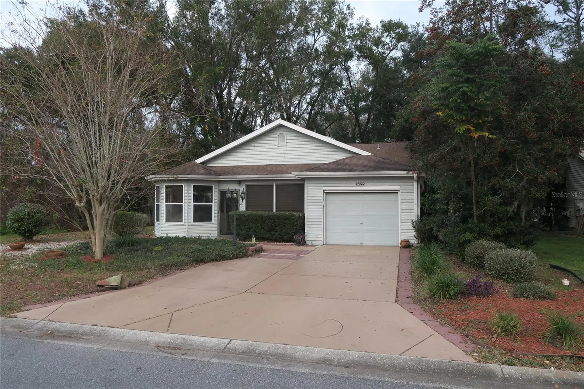 32512 Oak Park Drive Leesburg FL 34748