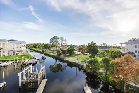 54 SE SE 910 Avenue Suwannee FL 32692