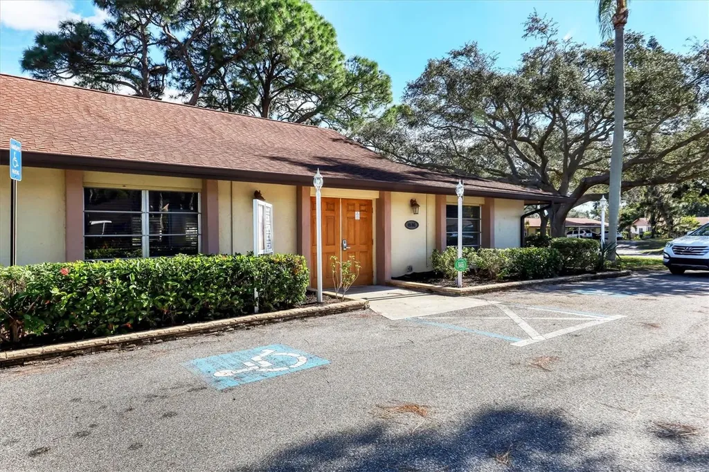 4450 Narraganset Trail Sarasota FL 34233