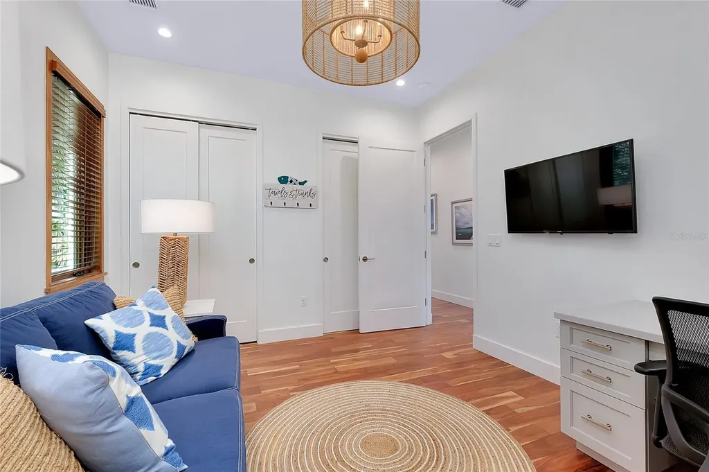 161 S Polk Drive Sarasota FL 34236