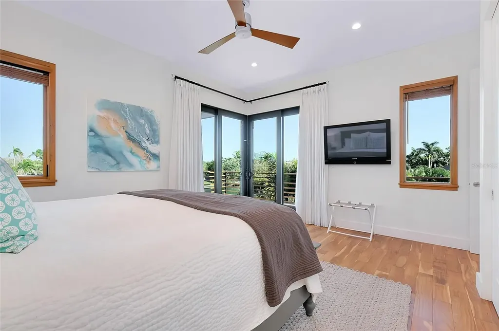 161 S Polk Drive Sarasota FL 34236