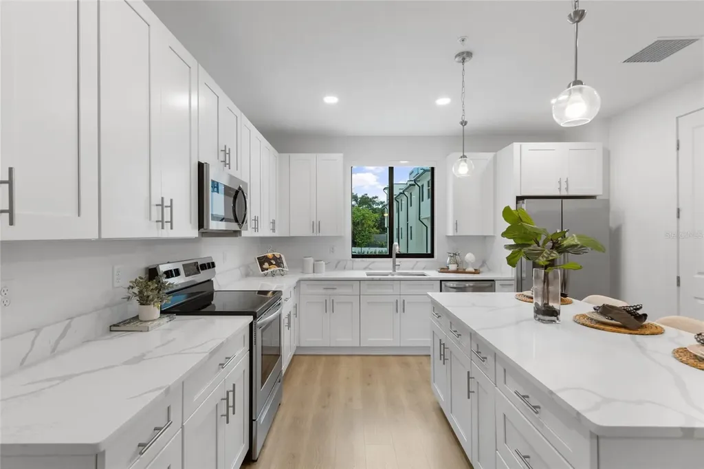 266 Park Lake Street Orlando FL 32803