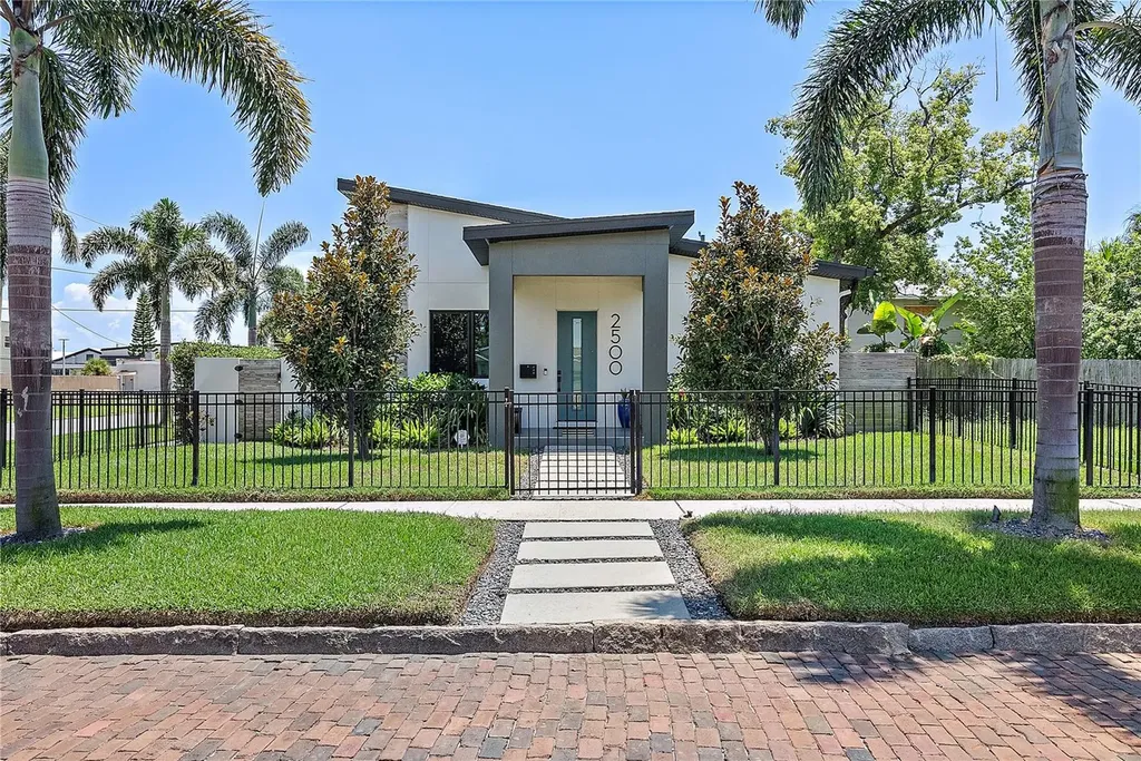 2500 4th Avenue S St Petersburg FL 33712