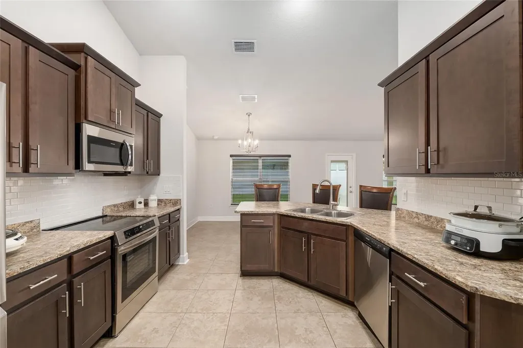 4413 NW 1st Court Ocala FL 34475